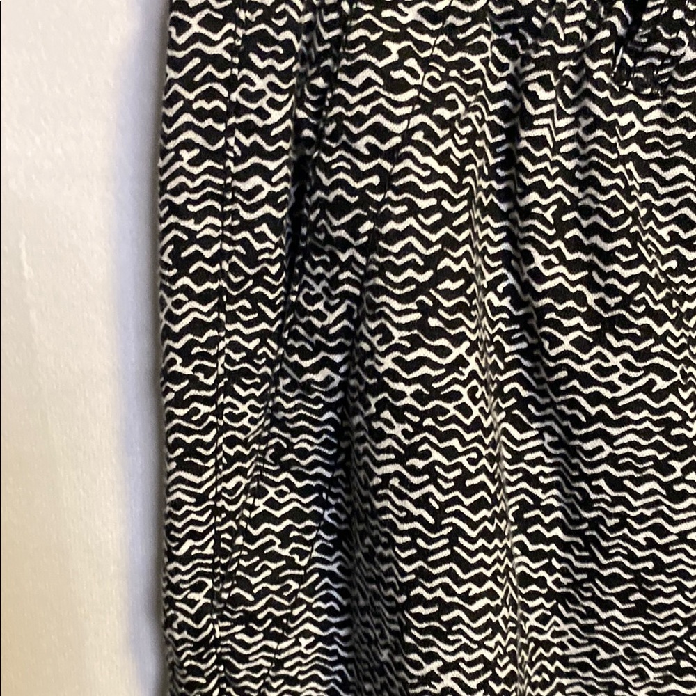 Old Navy Monochrome Patterned Joggers - Picture 2 of 9
